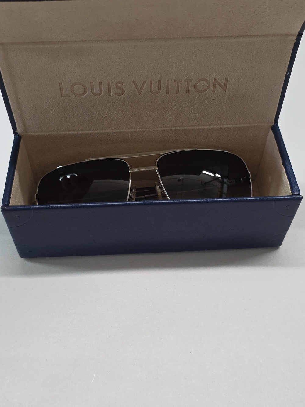 Louis Vuitton Attitude Z0260U Men’s Silver Frame Sunglasses PreOwned - Picture 10 of 10